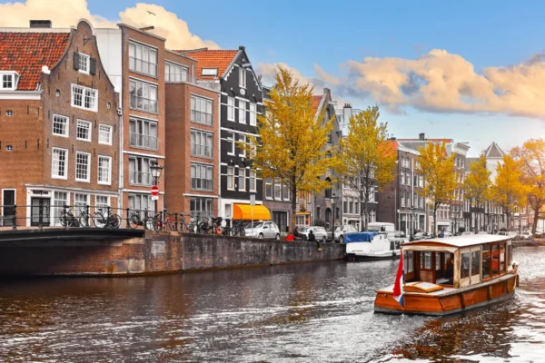 Rzeka Amstel w Amsterdamie, Holandia